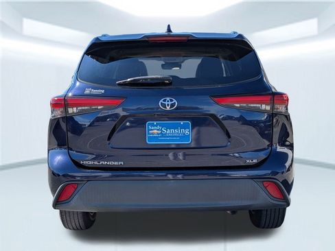Used 2020 Toyota Highlander XLE image 5