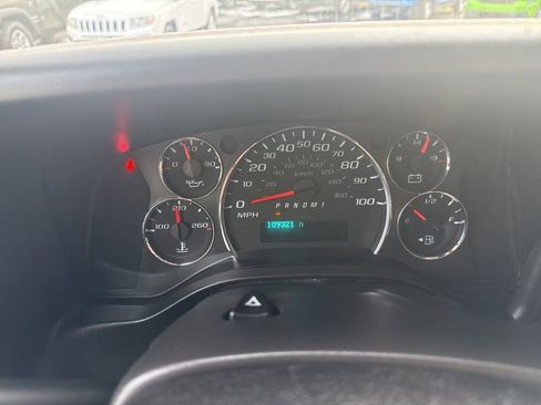 Used 2019 Chevrolet Express 2500 w/ Driver Convenience Package image 17