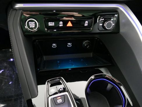 Certified 2025 Audi Q5 2.0T Premium Plus w/ Premium Plus image 21