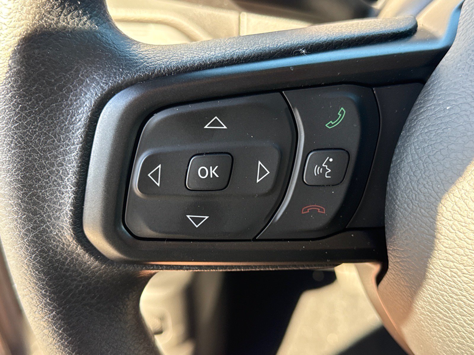 Used 2025 Jeep Gladiator Sport AWD/4WD image 17