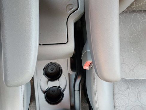 Used 2005 Saturn Vue AWD V6 w/ Comfort Pkg image 40