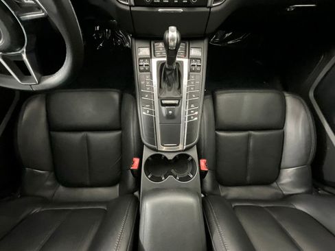 Used 2018 Porsche Macan AWD/4WD image 14