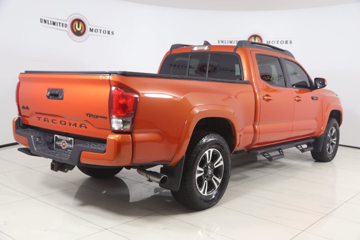 Used 2016 Toyota Tacoma TRD Sport w/ Towing Package AWD/4WD image 3