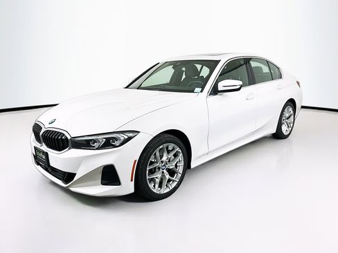 Used 2025 BMW 330i Sedan RWD image 3
