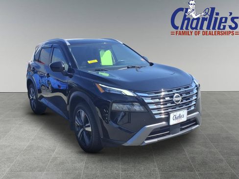 Used 2024 Nissan Rogue SL w/ SL Premium Package AWD/4WD image 3