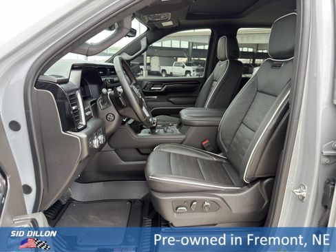 Used 2025 GMC Sierra 1500 AT4X image 18