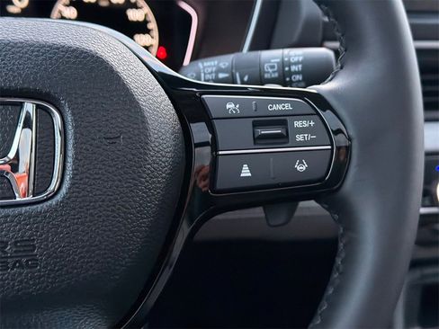 New 2025 Honda Pilot Touring image 24