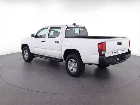 Used 2019 Toyota Tacoma SR image 4