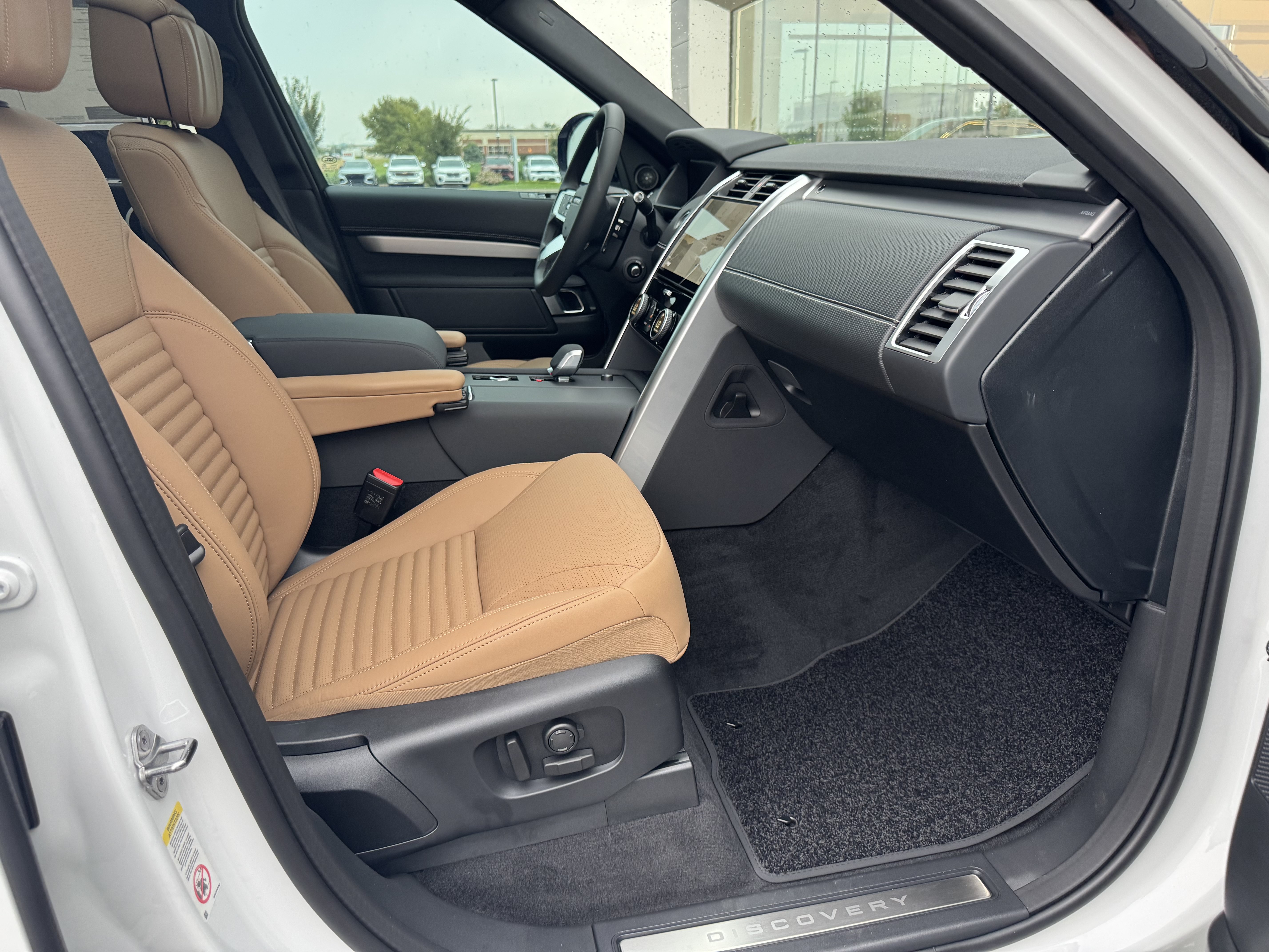 New 2026 Land Rover Discovery Dynamic SE AWD/4WD image 3