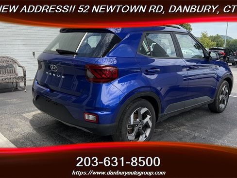 Used 2024 Hyundai Venue Limited FWD image 5