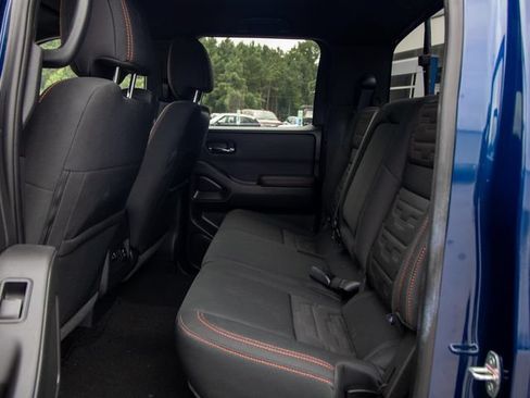 Used 2022 Nissan Frontier Pro-X RWD image 9