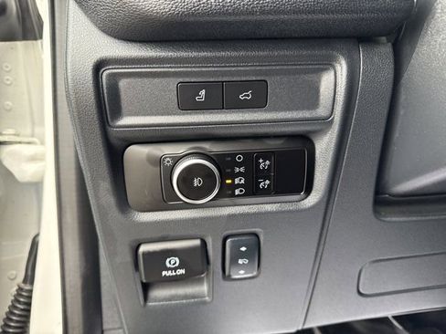 Used 2024 Ford Expedition Limited image 28