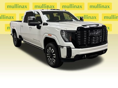 Used 2025 GMC Sierra 2500 Denali Ultimate image 2