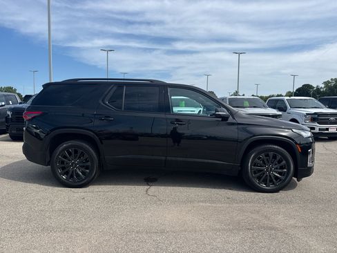 Certified 2022 Chevrolet Traverse RS w/ LPO, Floor Liner Package AWD/4WD image 4