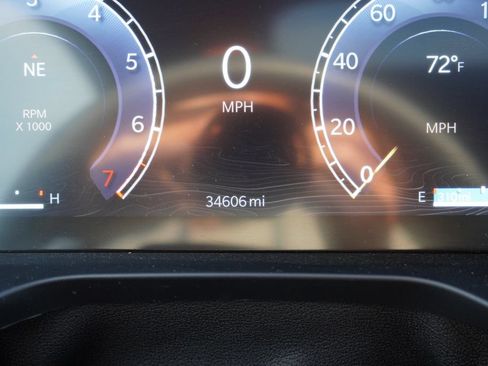 Used 2024 Jeep Grand Cherokee L Altitude AWD/4WD image 8