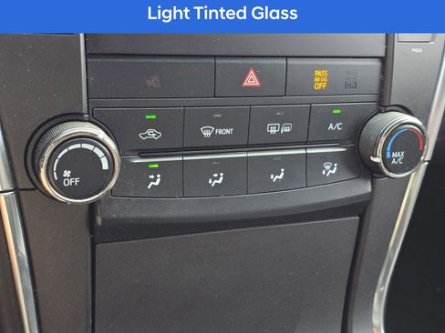 Used 2016 Toyota Camry SE image 24