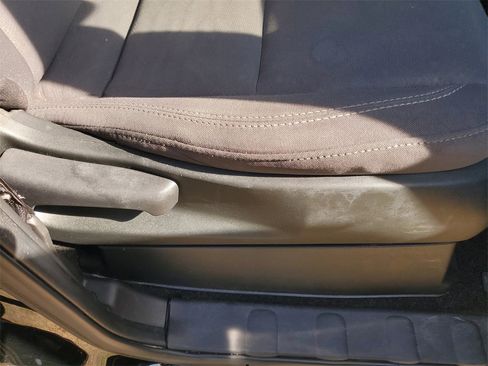 Used 2023 Nissan Frontier SV image 35