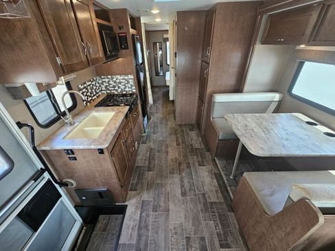 Used 2018 Ford E-450 and Econoline 450 Super Duty w/ Motorhome Prep Package image 15