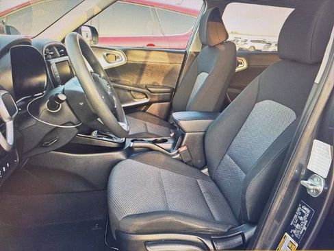 Used 2024 Kia Soul LX w/ Option Group 015 image 4