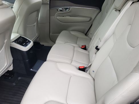 Certified 2024 Volvo XC90 T8 Plus AWD/4WD image 24