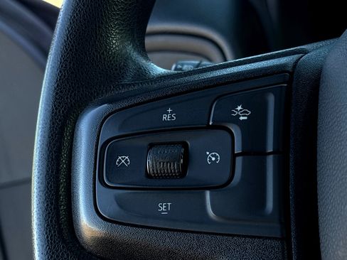 Used 2024 Chevrolet Silverado 2500 Custom w/ Custom Value Package image 12