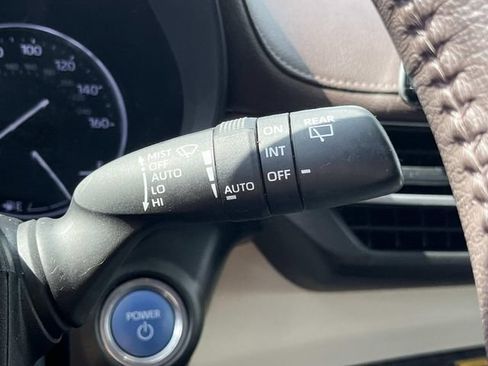 Used 2022 Toyota Sienna Platinum FWD image 31