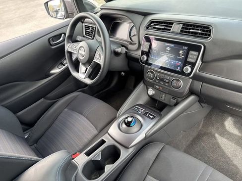 Used 2025 Nissan Leaf S FWD image 27