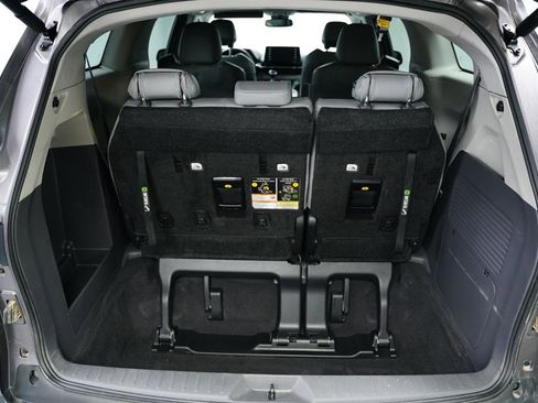 Used 2023 Toyota Sienna XLE image 10