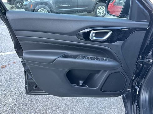 New 2026 Jeep Compass Latitude image 57