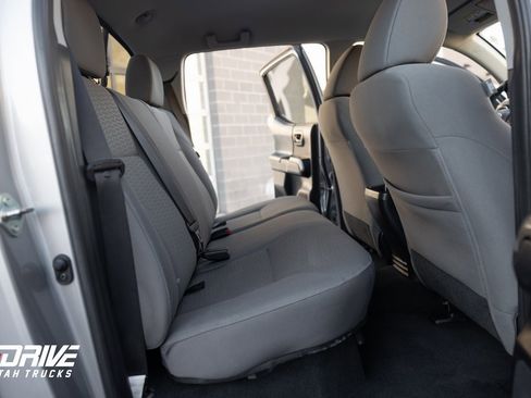 Used 2016 Toyota Tacoma SR5 w/ Towing Package image 20