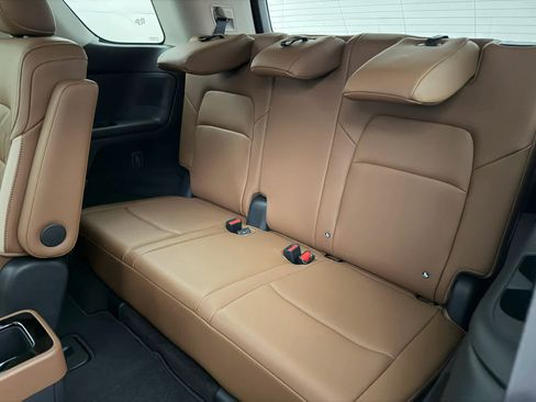 New 2026 Nissan Pathfinder Platinum AWD/4WD image 17