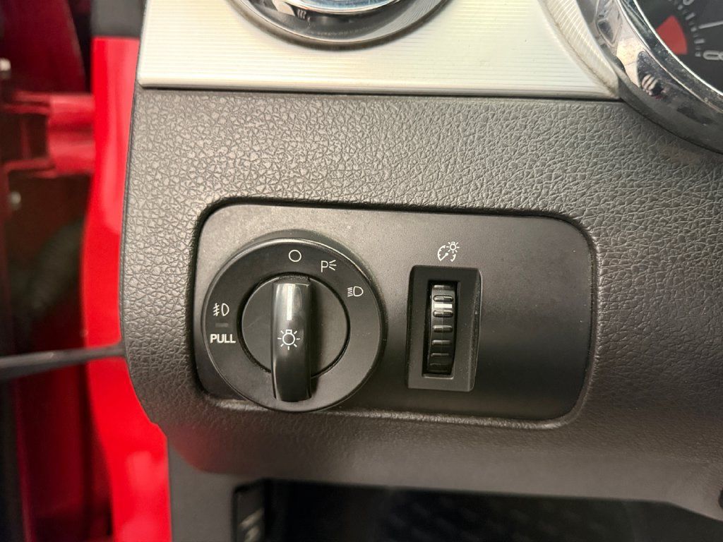 Used 2005 Ford Mustang GT RWD image 19