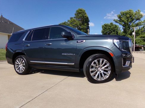 Used 2021 GMC Yukon Denali w/ Denali Ultimate Package AWD/4WD image 2