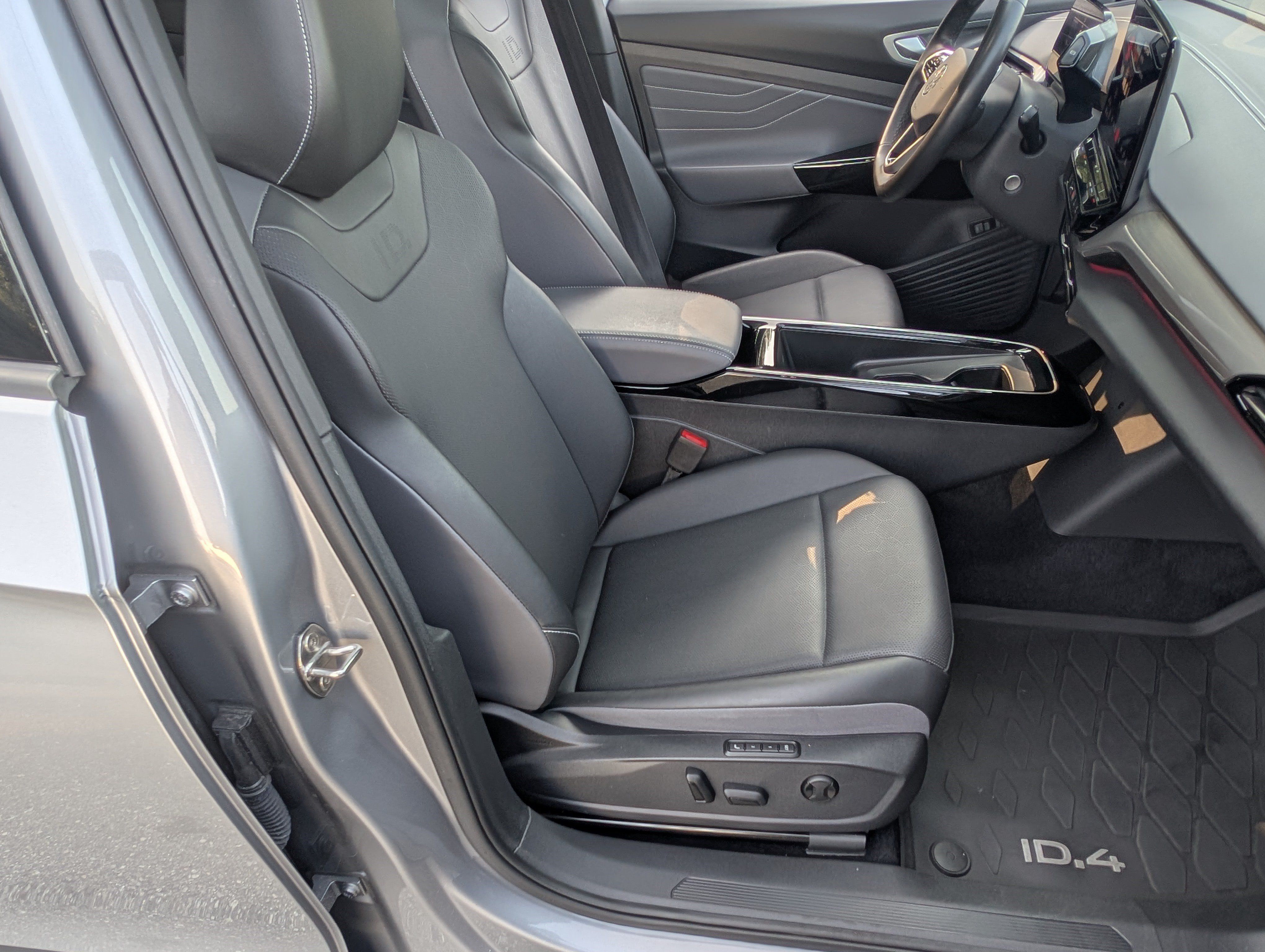 Used 2023 Volkswagen ID.4 S RWD image 21