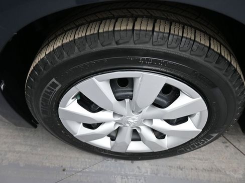 Used 2016 Toyota Corolla LE image 14