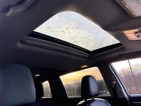 Used 2015 Toyota Highlander Limited image 19