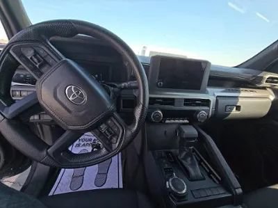 Used 2025 Toyota Tacoma SR5 AWD/4WD image 8