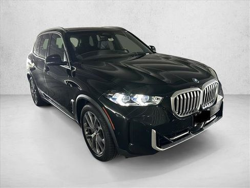 Used 2026 BMW X5 xDrive50e AWD/4WD image 3