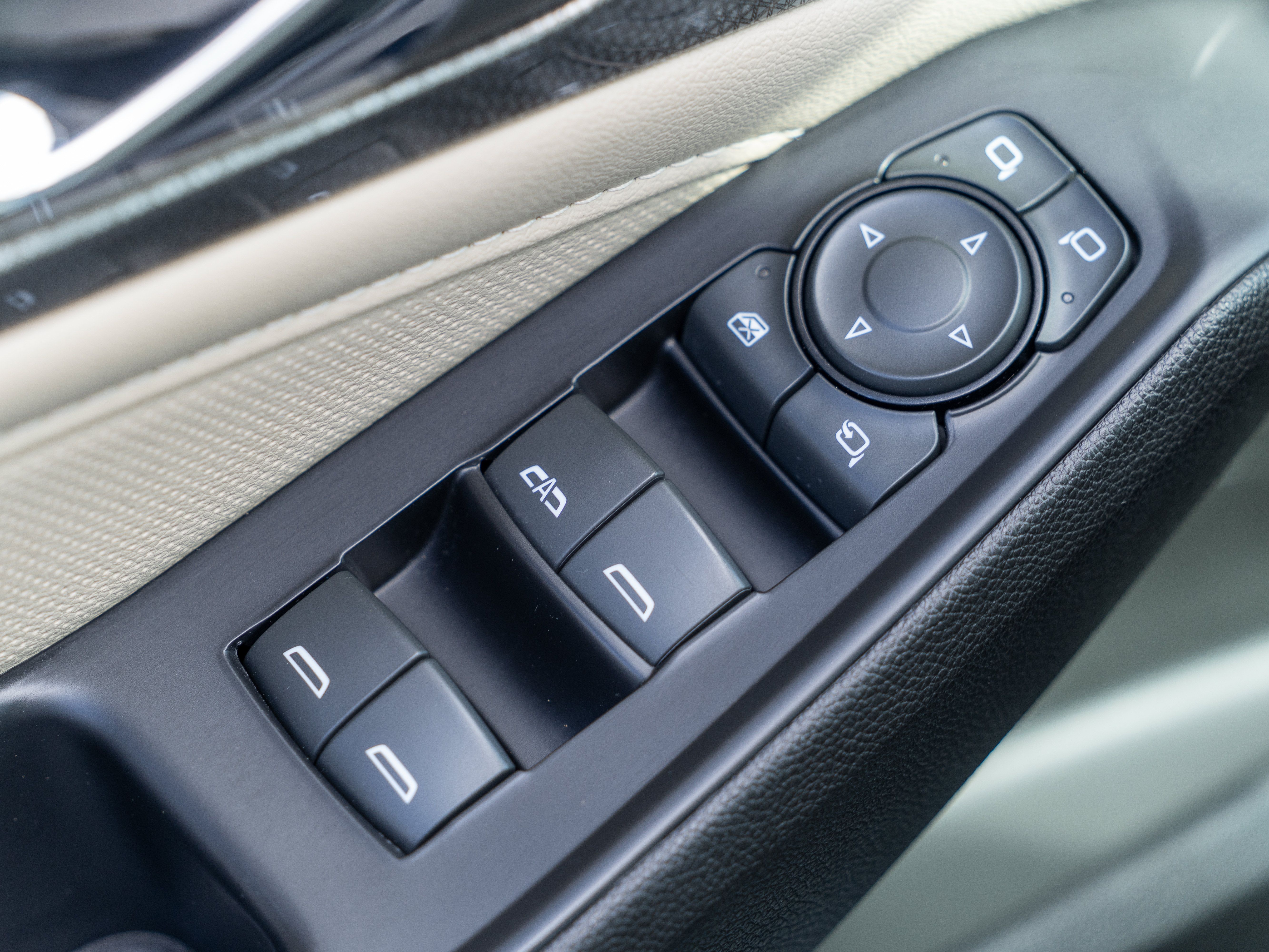 Used 2022 Chevrolet Traverse Premier w/ LPO, Floor Liner Package FWD image 17