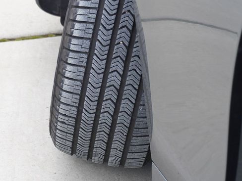 Used 2019 Mercedes-Benz E 300 image 5