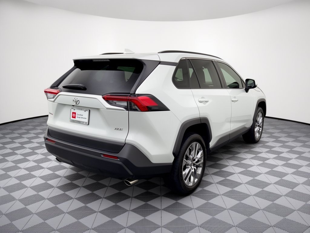 Used 2023 Toyota RAV4 XLE Premium FWD image 9