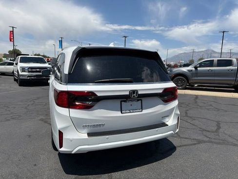 Used 2025 Honda Odyssey Touring image 9