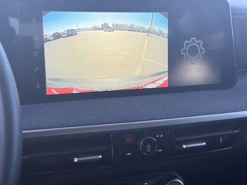 Certified 2025 Nissan Kicks SV image 24