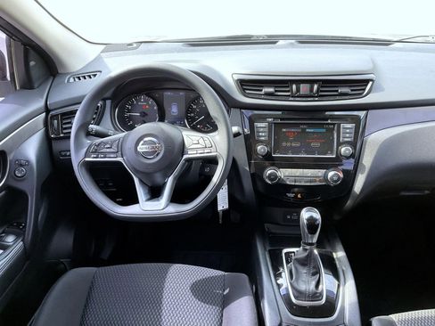 Used 2021 Nissan Rogue Sport S image 14