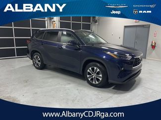 Used 2023 Toyota Highlander XLE video 1