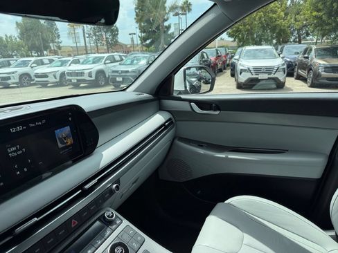 Used 2025 Hyundai Palisade SEL FWD image 31