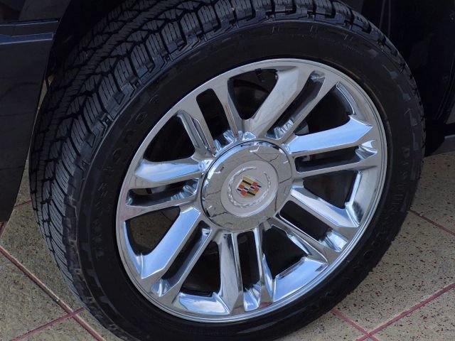 Used 2013 Cadillac Escalade Platinum AWD/4WD image 33