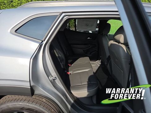 New 2026 Chevrolet Trax ACTIV w/ Sunroof Package FWD image 17