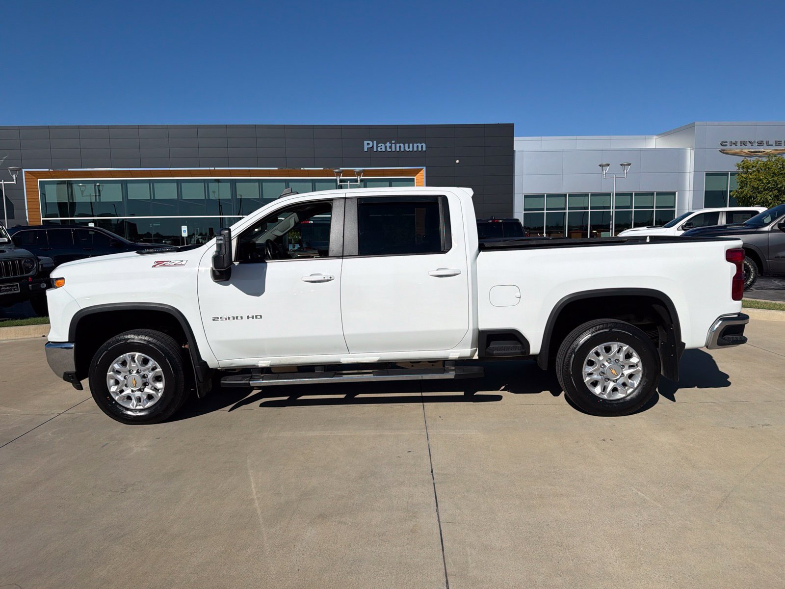 Used 2024 Chevrolet Silverado 2500 LT AWD/4WD image 2
