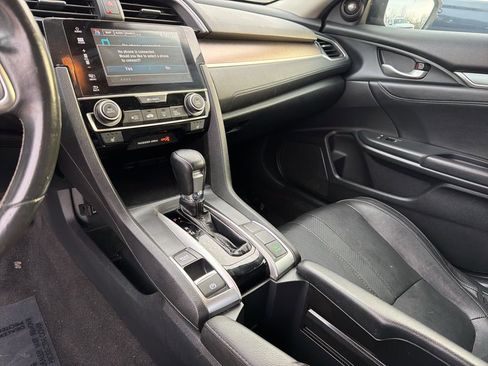 Used 2016 Honda Civic Touring image 18